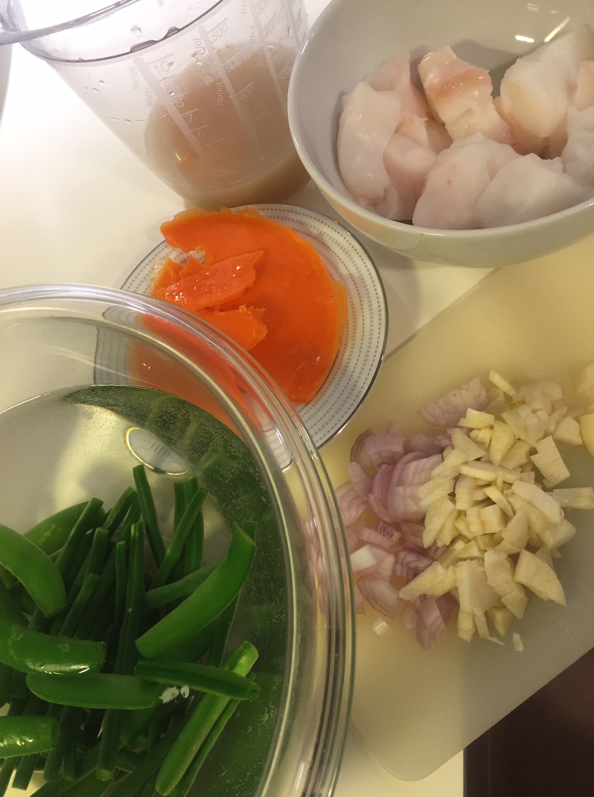 Fisk i form med ris og reker. – HUSMORSKOLEN